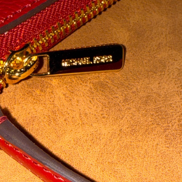 Michael Kors Jet Set Small Pebbled Leather Convertible Wristlet Cherry Red - Picture 7 of 8